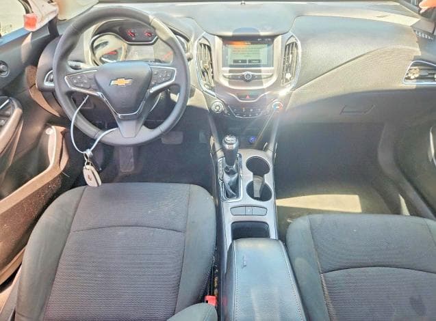 2017 CHEVROLET CRUZE LT 8