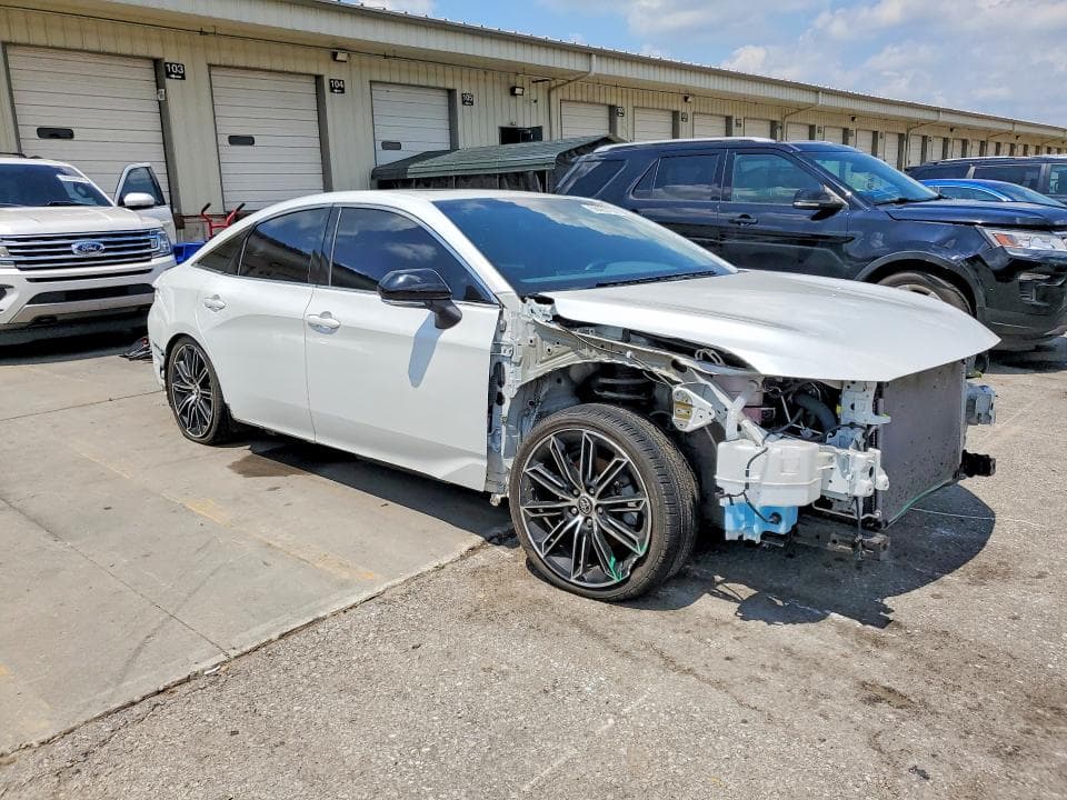 2019 TOYOTA AVALON XSE 4