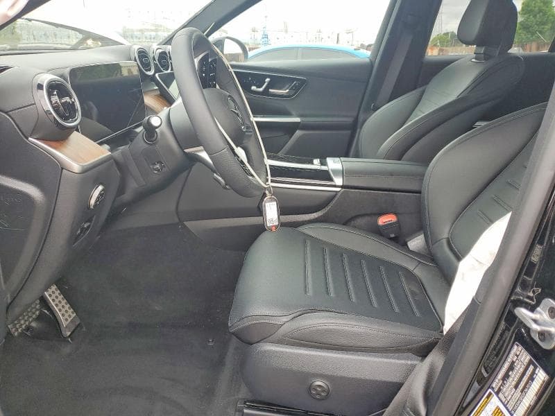 2025 MERCEDES-BENZ GLC 300 7