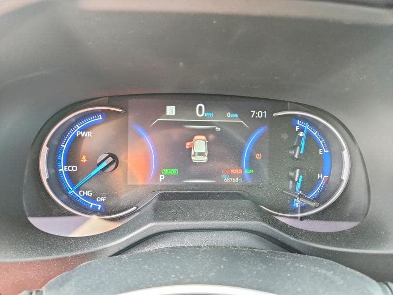 2024 TOYOTA RAV4 HYBRID XLE 9