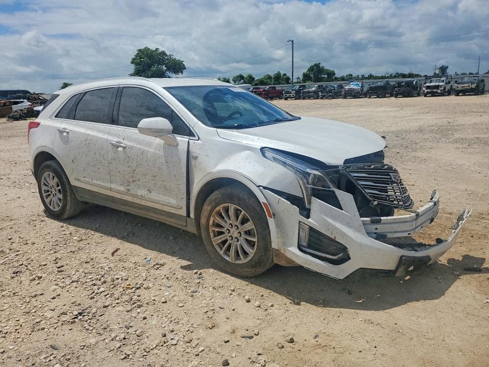 2017 CADILLAC XT5 4