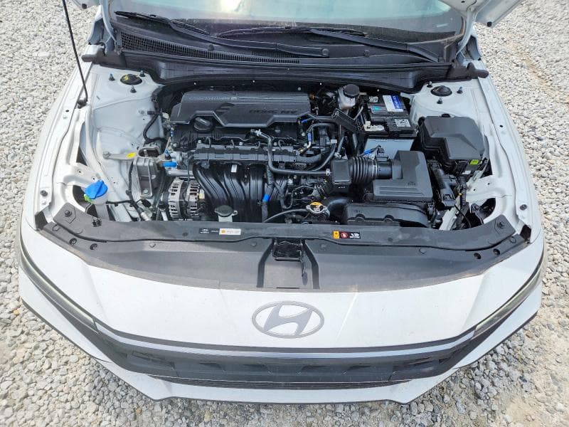 2025 HYUNDAI ELANTRA SE 11