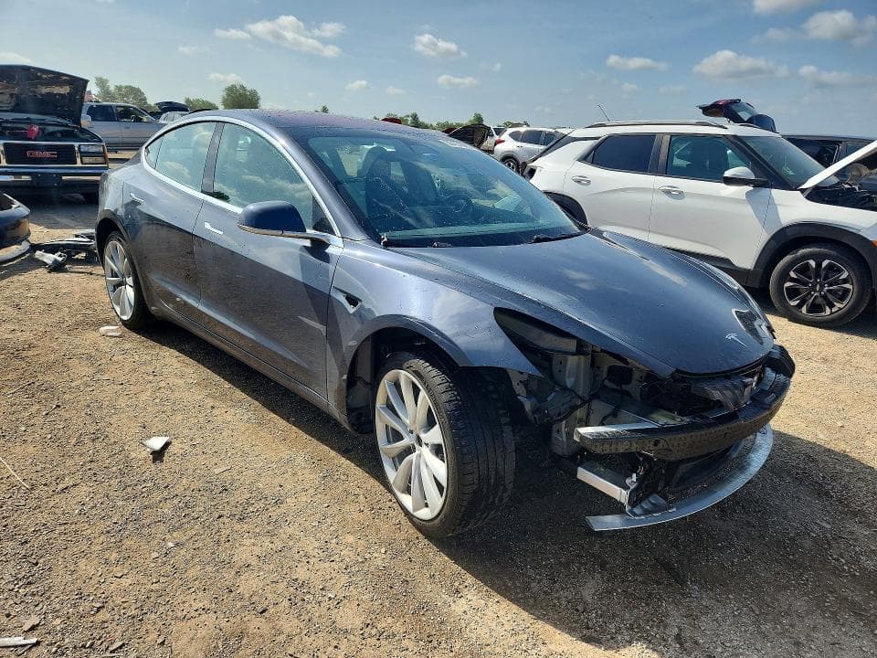 2018 TESLA MODEL 3 4
