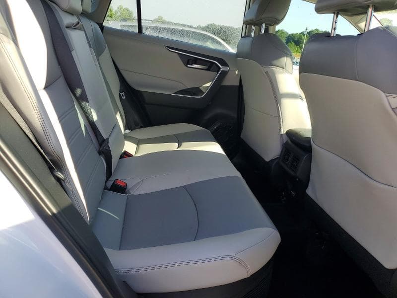 2024 TOYOTA RAV4 XLE PREMIUM 11
