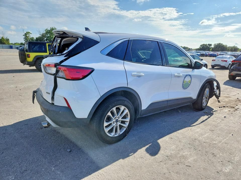 2022 FORD ESCAPE SE 3