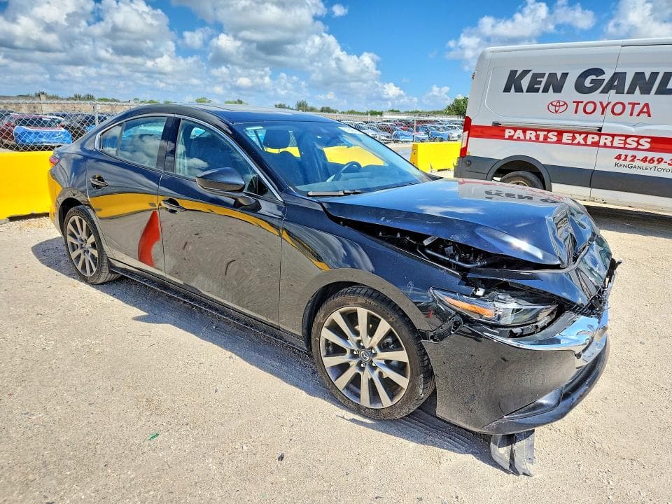 2022 MAZDA 3 PREMIUM 4