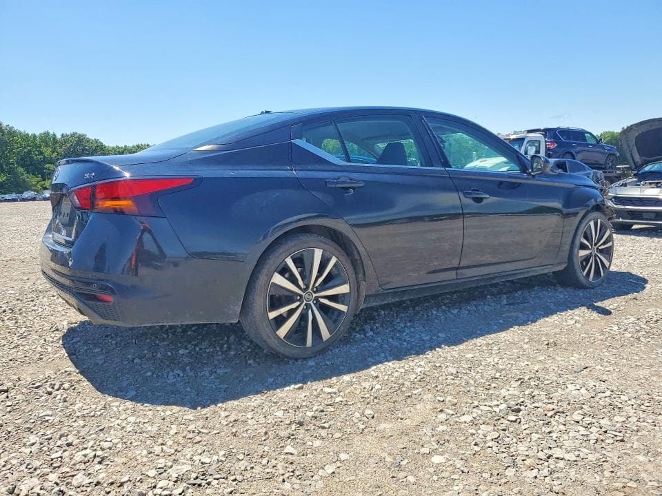 2022 NISSAN ALTIMA SR 3