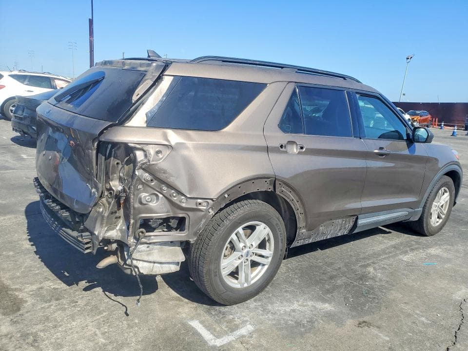 2021 FORD EXPLORER XLT 3