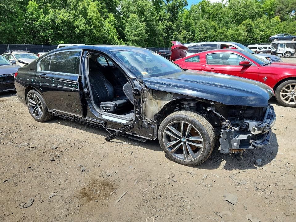 2020 BMW 750 XI 4