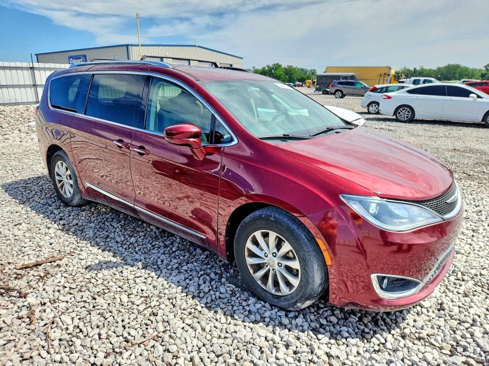 2018 CHRYSLER PACIFICA TOURING L 4