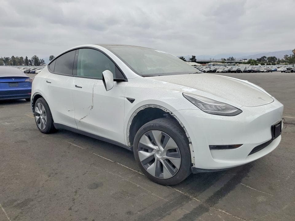2023 TESLA MODEL Y 4