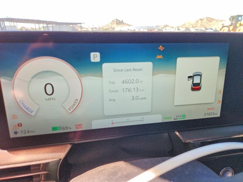 2023 GENESIS GV60 ADVANCED 9
