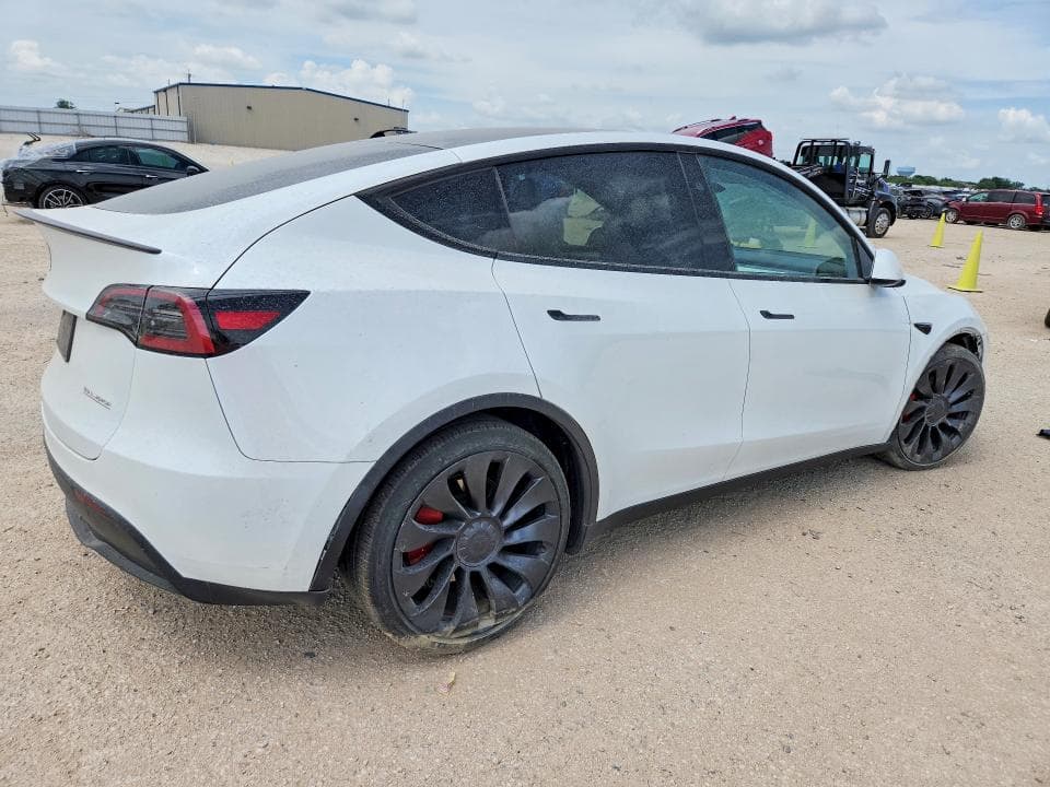 2024 TESLA MODEL Y 3