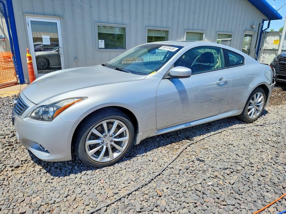 2011 INFINITI G37 COUPE X