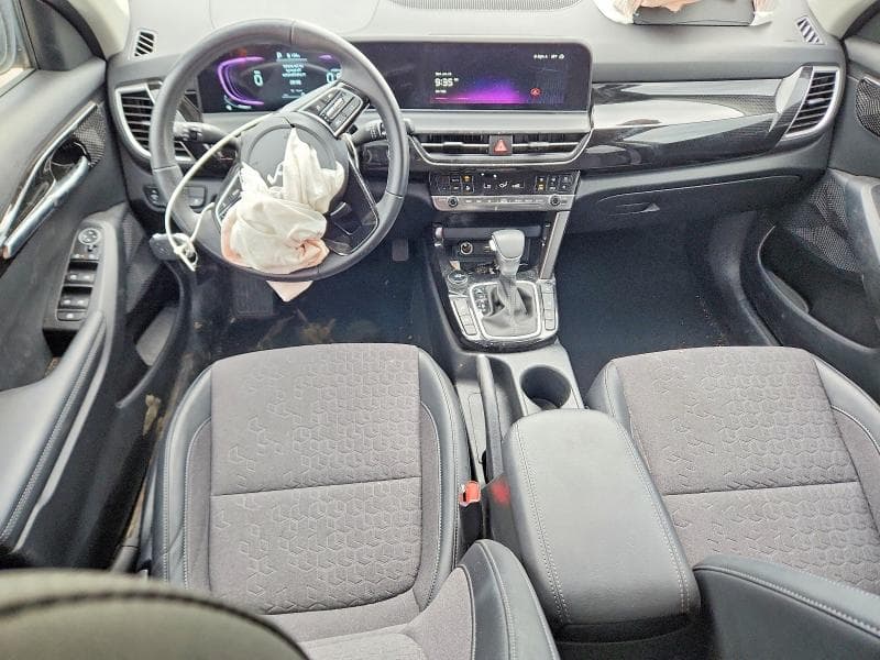 2025 KIA SELTOS S 8