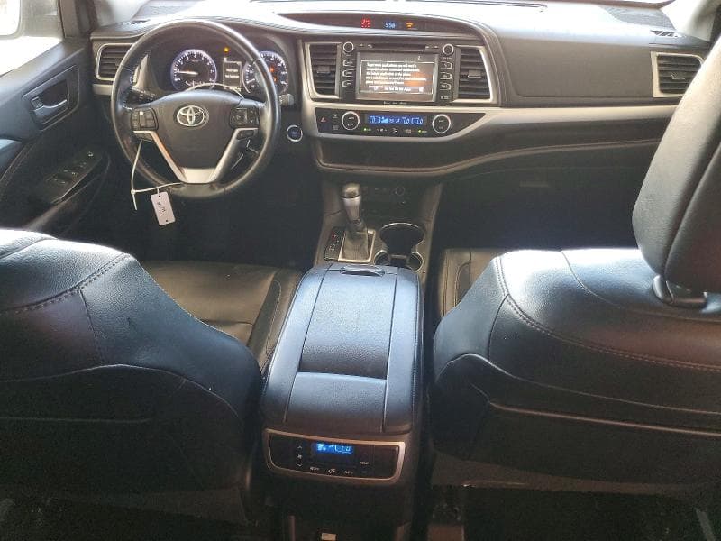 2017 TOYOTA HIGHLANDER XLE 8