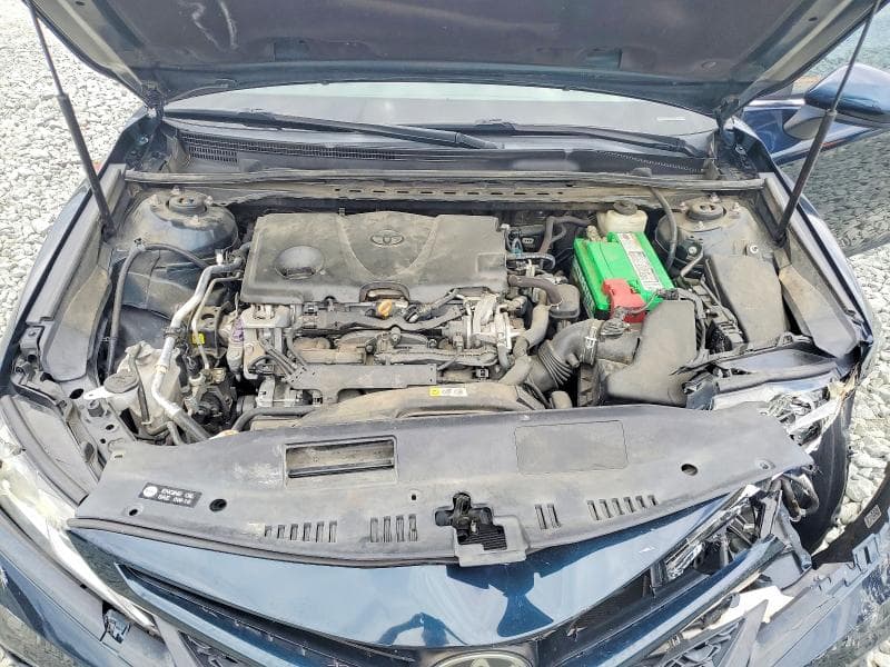2018 TOYOTA CAMRY SE 11