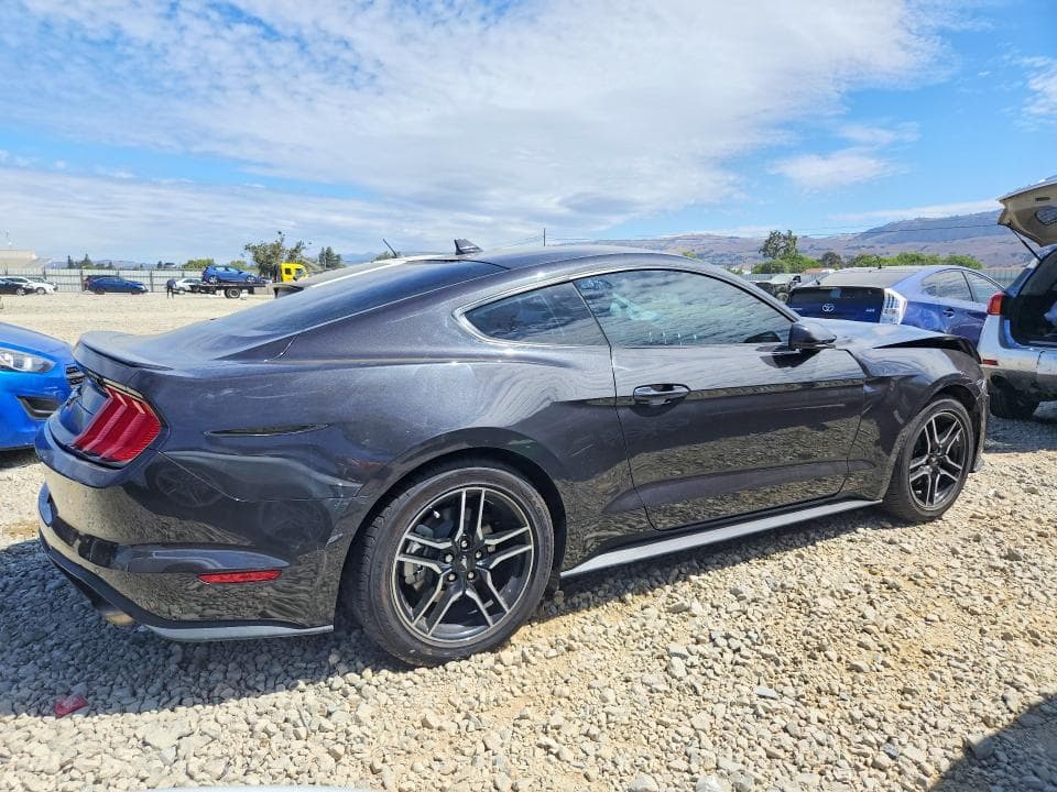 2022 FORD MUSTANG 3