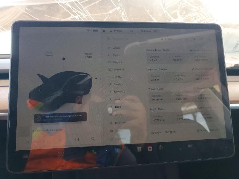 2025 TESLA MODEL Y 9