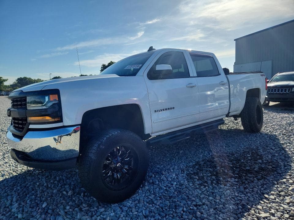 2018 CHEVROLET SILVERADO K1500 LT - 1