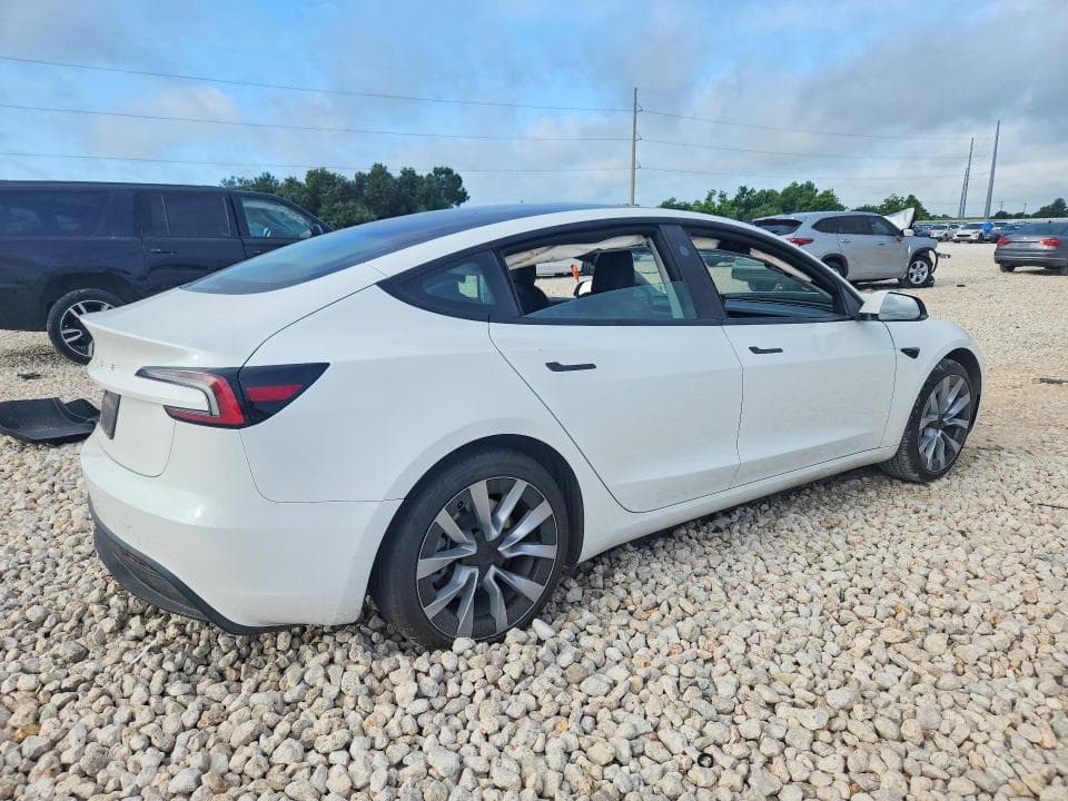 2025 TESLA MODEL 3 3