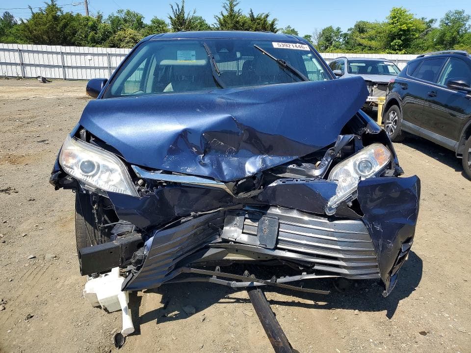 2019 TOYOTA SIENNA XLE 8-PASSENGER 5
