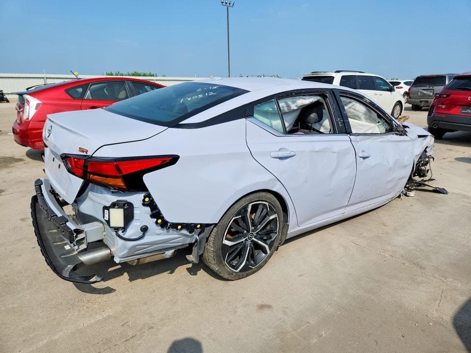 2025 NISSAN ALTIMA SR 3