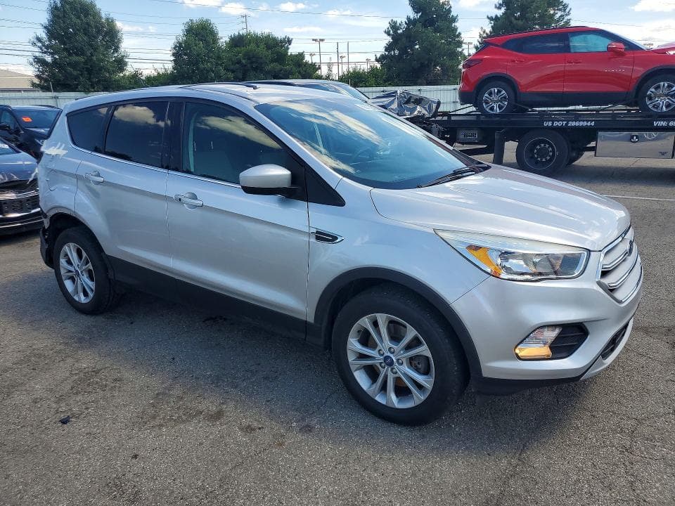 2019 FORD ESCAPE SE 4