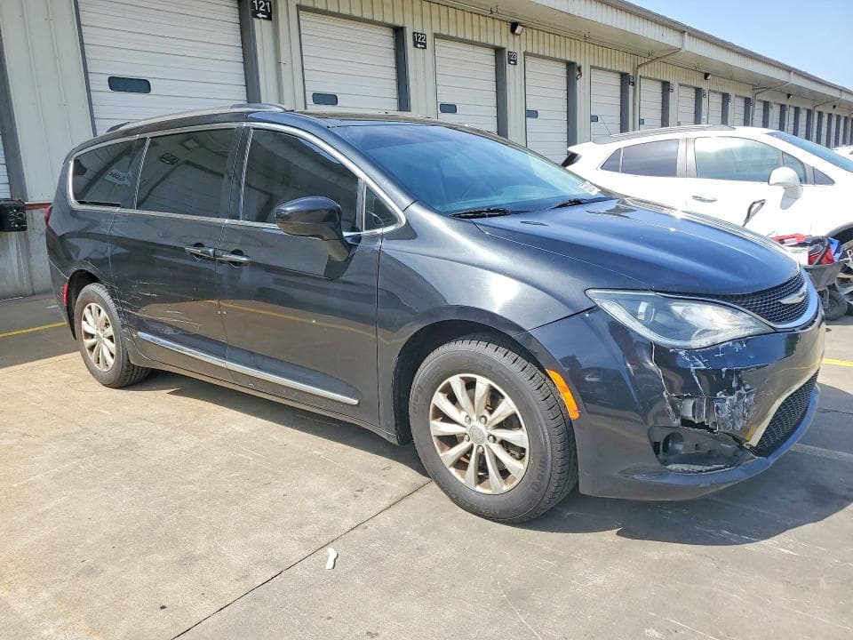 2017 CHRYSLER PACIFICA TOURING L 4