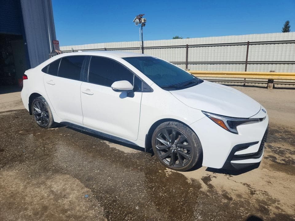 2025 TOYOTA COROLLA SE 4