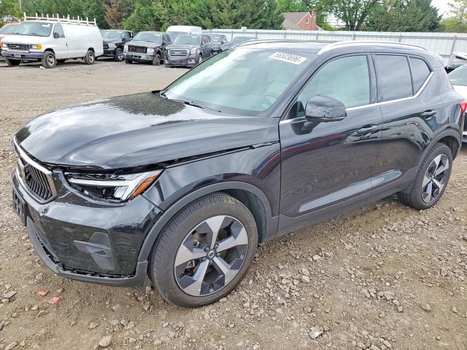 2023 VOLVO XC40 PLUS - 1
