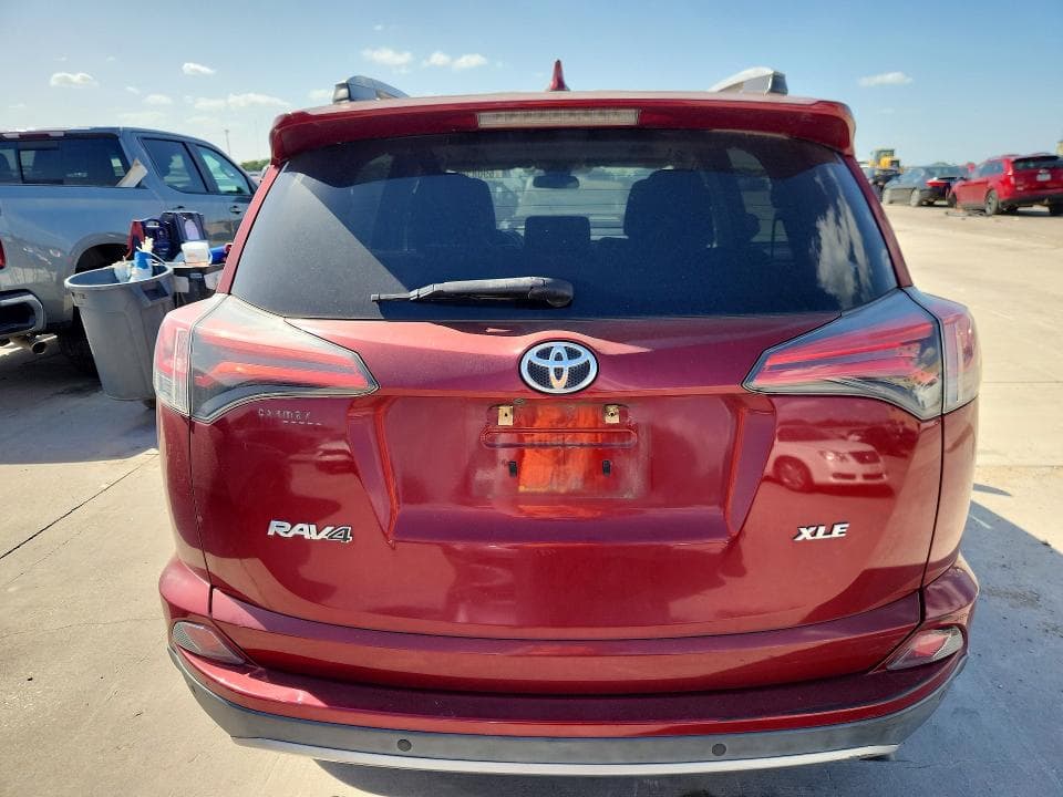 2018 TOYOTA RAV4 XLE 6