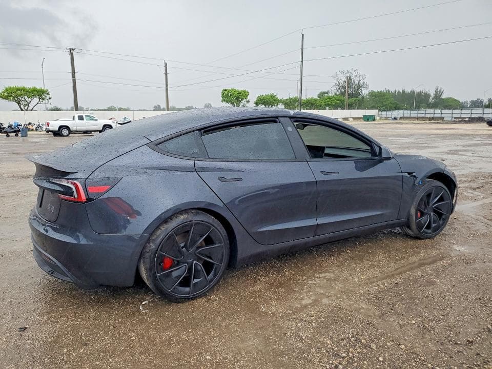 2026 TESLA MODEL 3 3