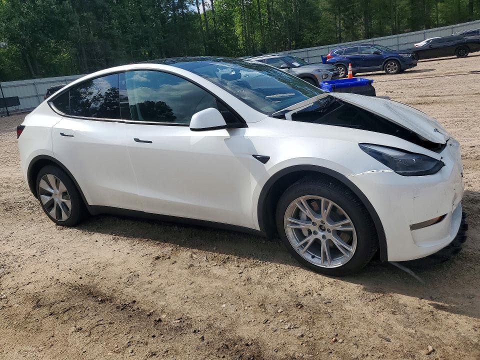 2023 TESLA MODEL Y 4