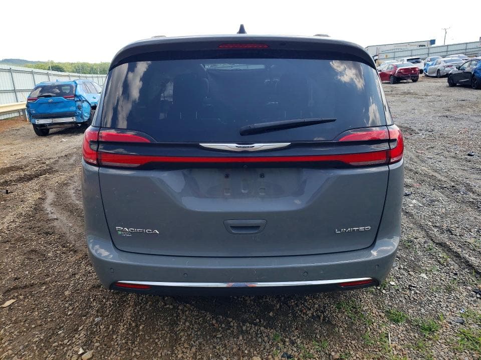 2023 CHRYSLER PACIFICA LIMITED 6