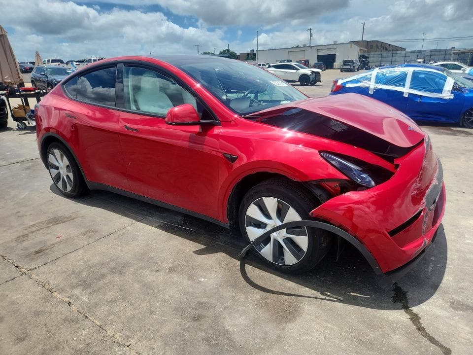 2023 TESLA MODEL Y 4