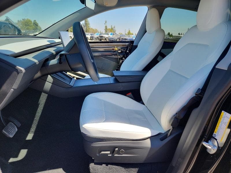 2026 TESLA MODEL Y 7