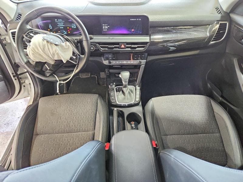 2025 KIA SELTOS S 8