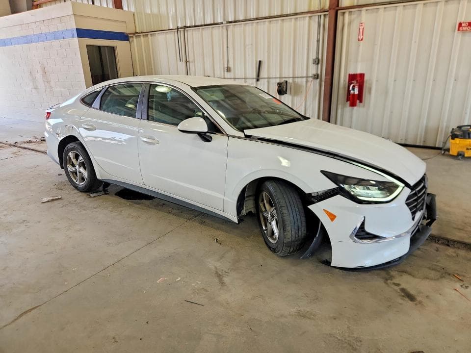 2021 HYUNDAI SONATA SE 4