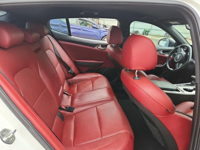 2019 KIA STINGER GT 10