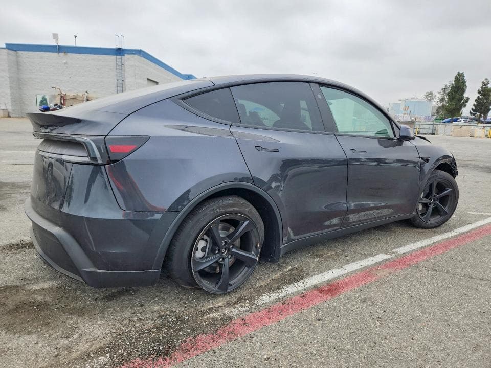2026 TESLA MODEL Y 3