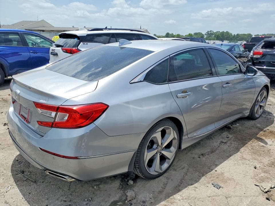 2018 HONDA ACCORD TOURING 3