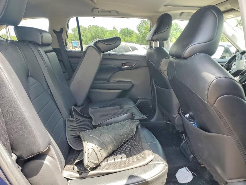 2021 TOYOTA HIGHLANDER XLE 10