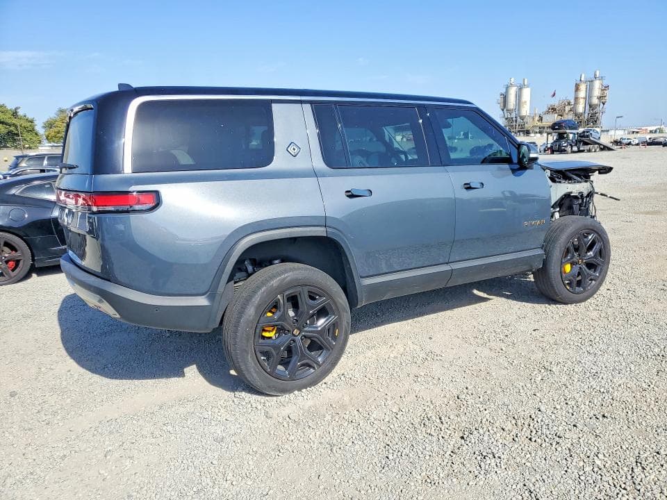 2023 RIVIAN R1S ADVENTURE 3