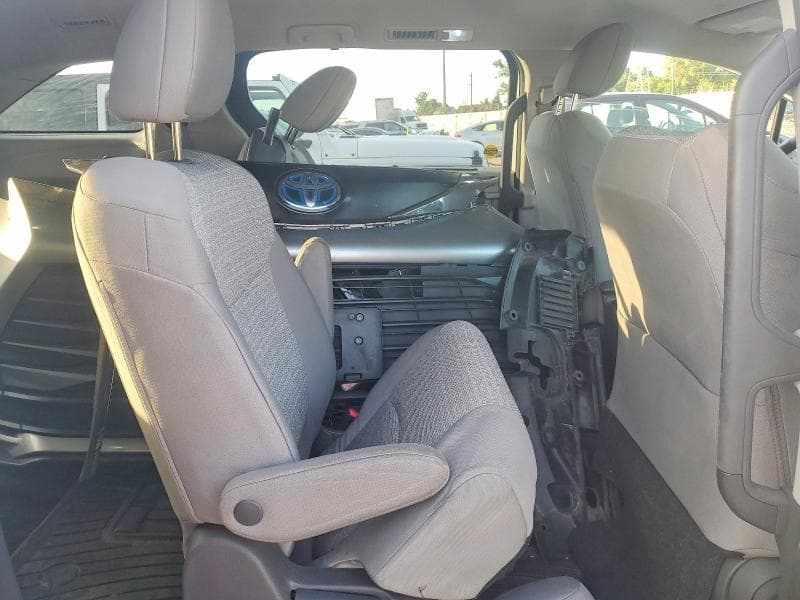 2021 TOYOTA SIENNA LE 10