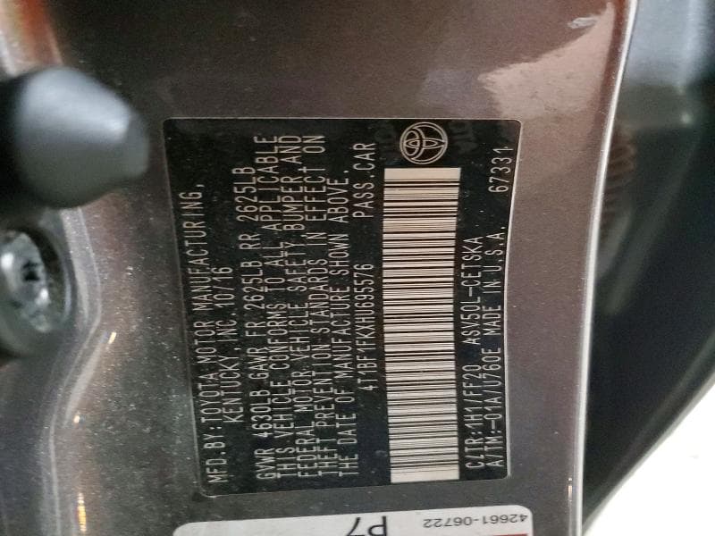 2017 TOYOTA CAMRY SE 13