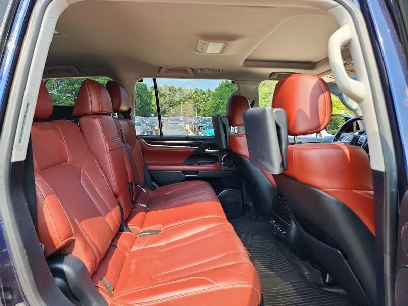 2017 LEXUS LX 570 11