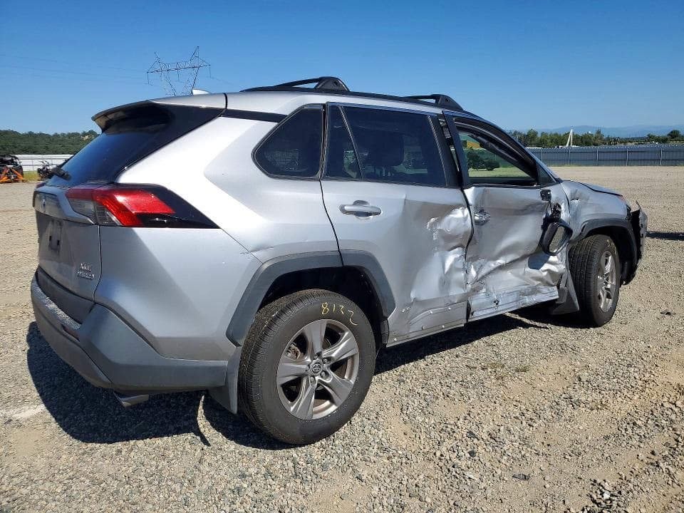 2023 TOYOTA RAV4 HYBRID XLE 3