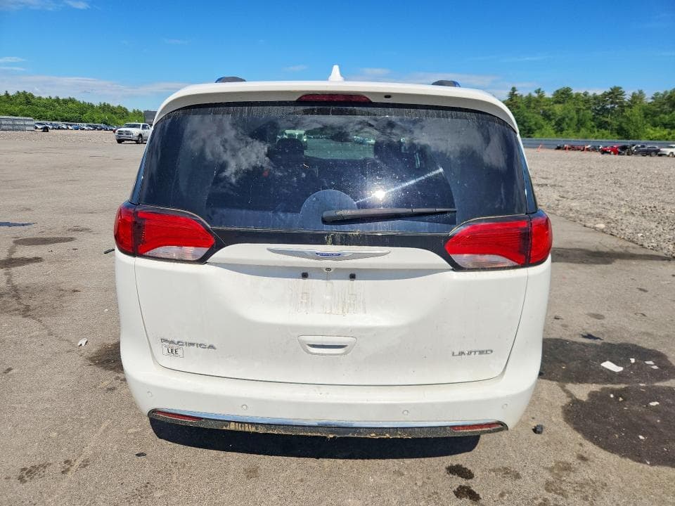 2017 CHRYSLER PACIFICA LIMITED 6