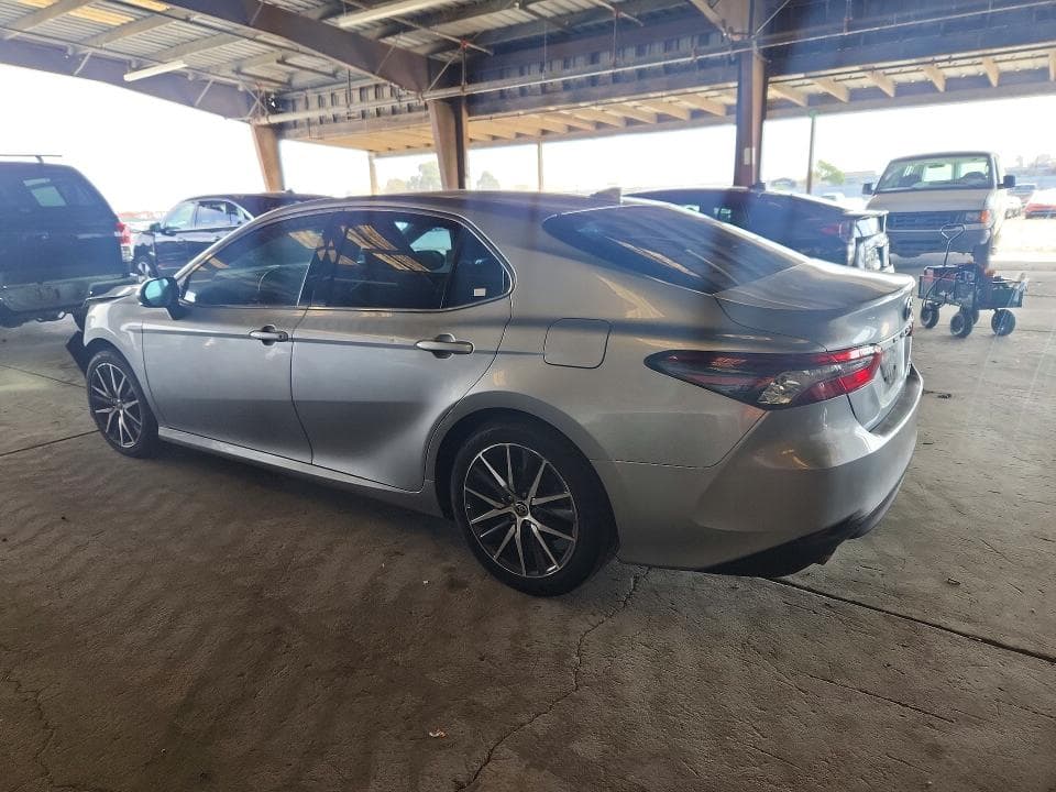 2023 TOYOTA CAMRY XLE 2